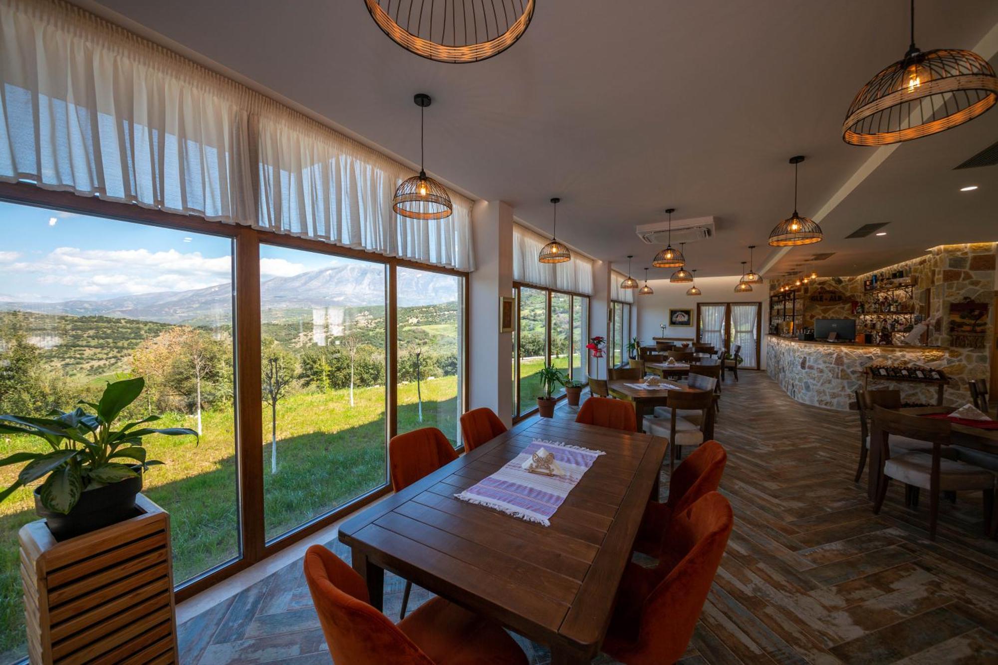 Gle-Alb Agrotourism Hotel Tepelene Екстериор снимка