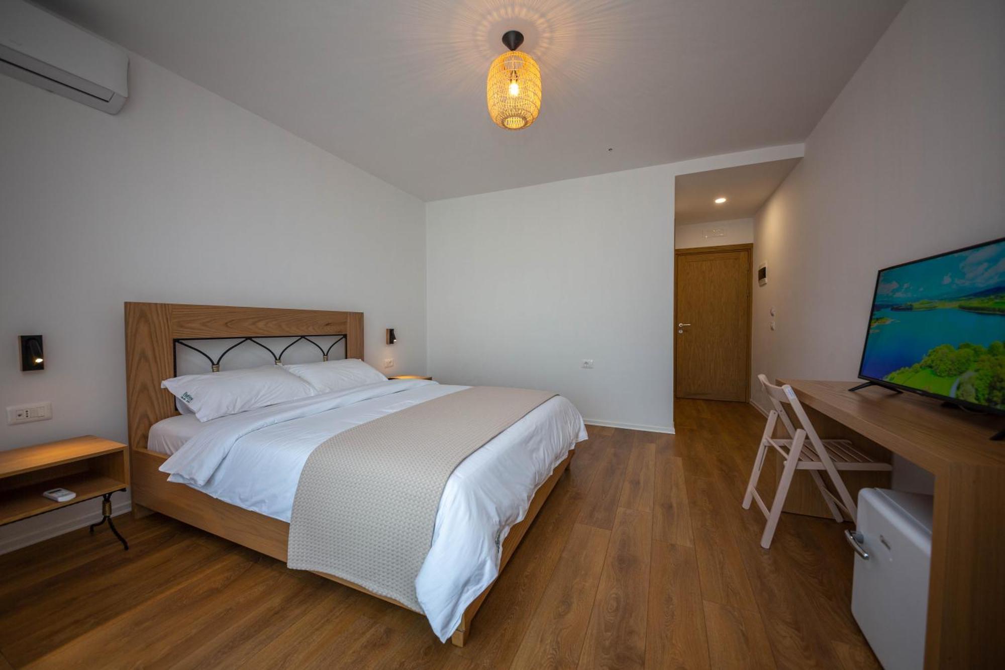Gle-Alb Agrotourism Hotel Tepelene Стая снимка