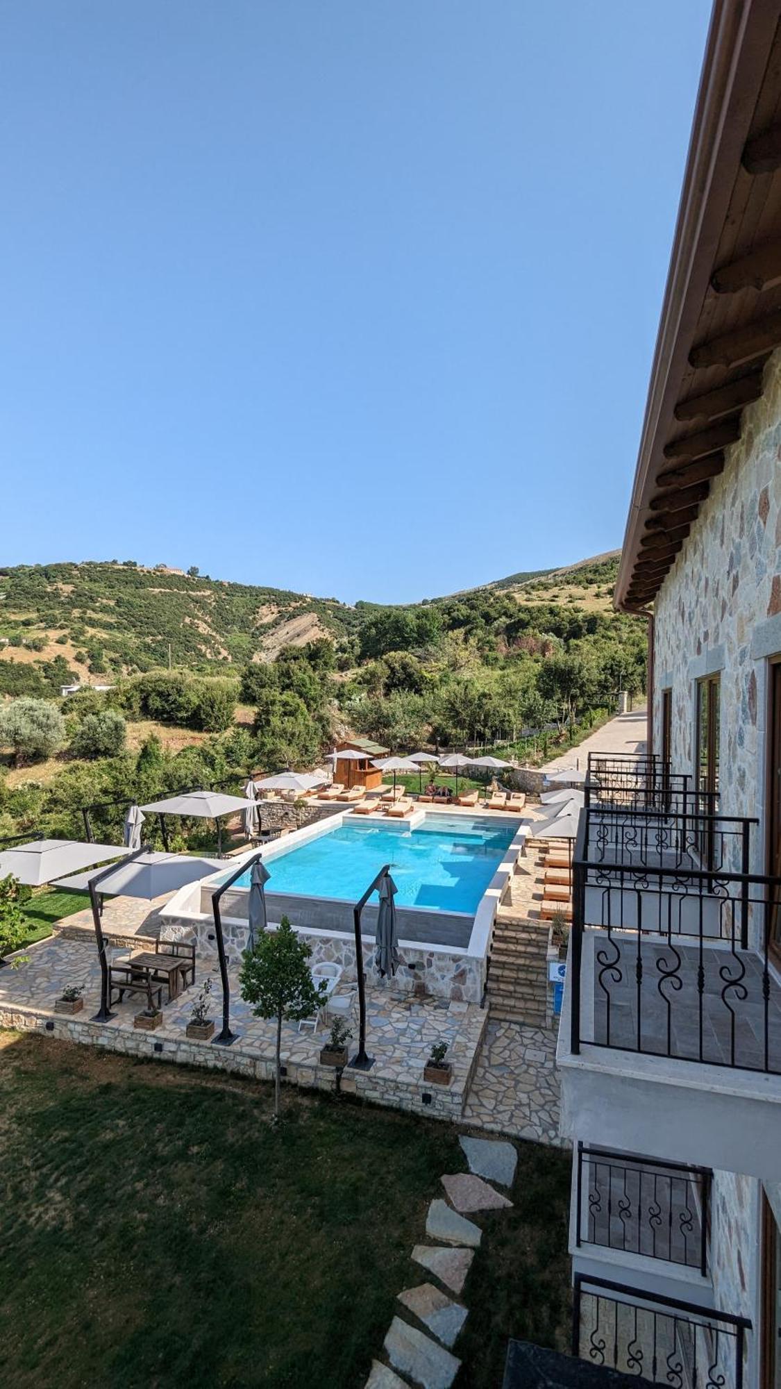 Gle-Alb Agrotourism Hotel Tepelene Екстериор снимка