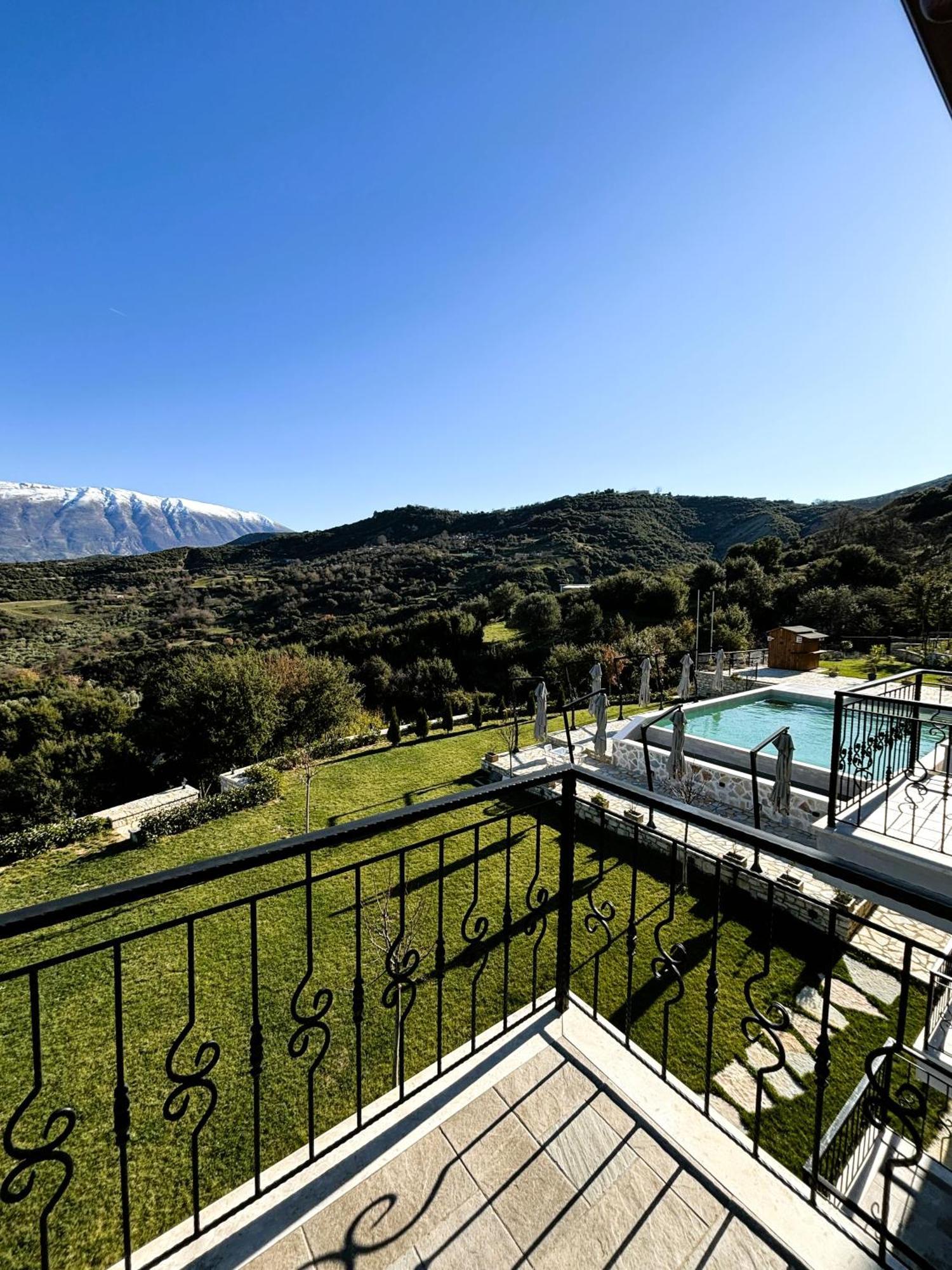 Gle-Alb Agrotourism Hotel Tepelene Екстериор снимка