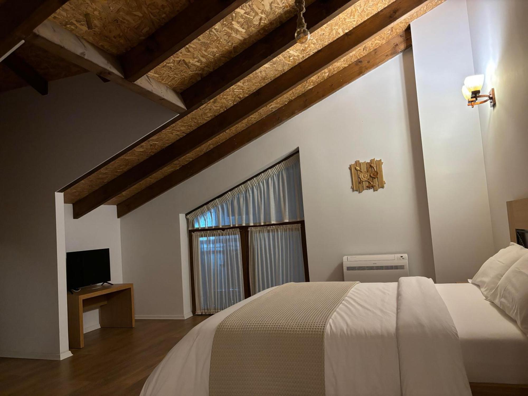 Gle-Alb Agrotourism Hotel Tepelene Екстериор снимка