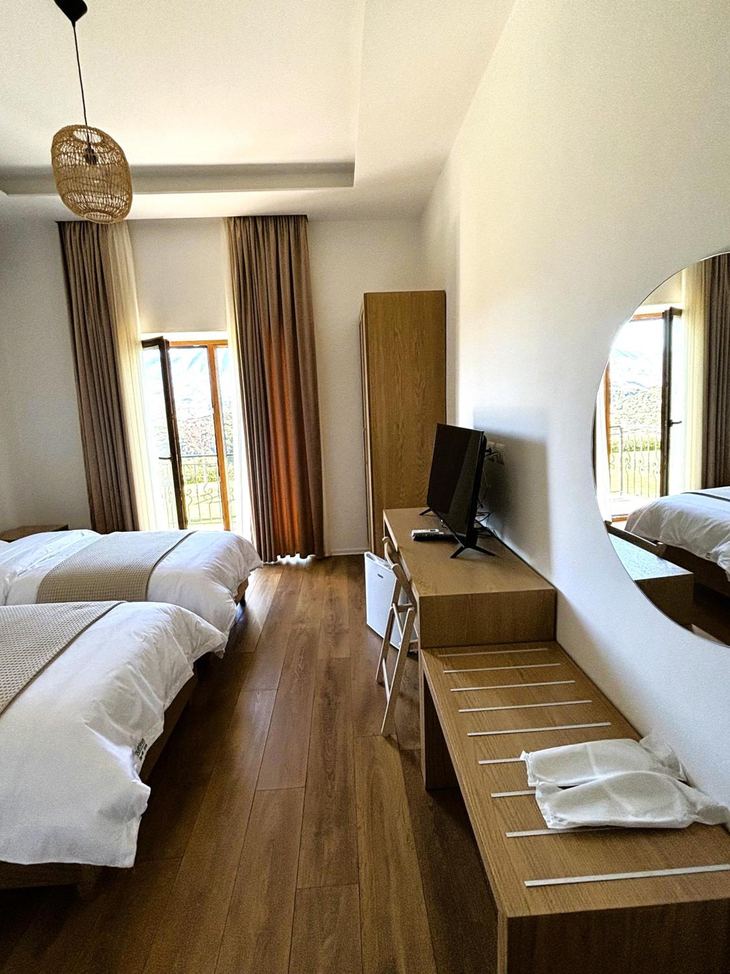 Gle-Alb Agrotourism Hotel Tepelene Екстериор снимка