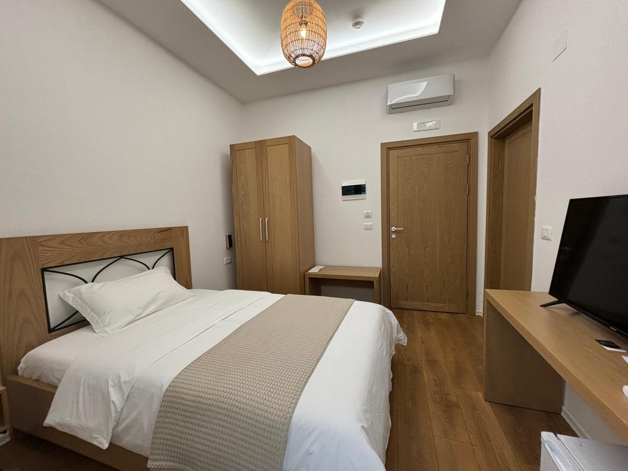 Gle-Alb Agrotourism Hotel Tepelene Екстериор снимка