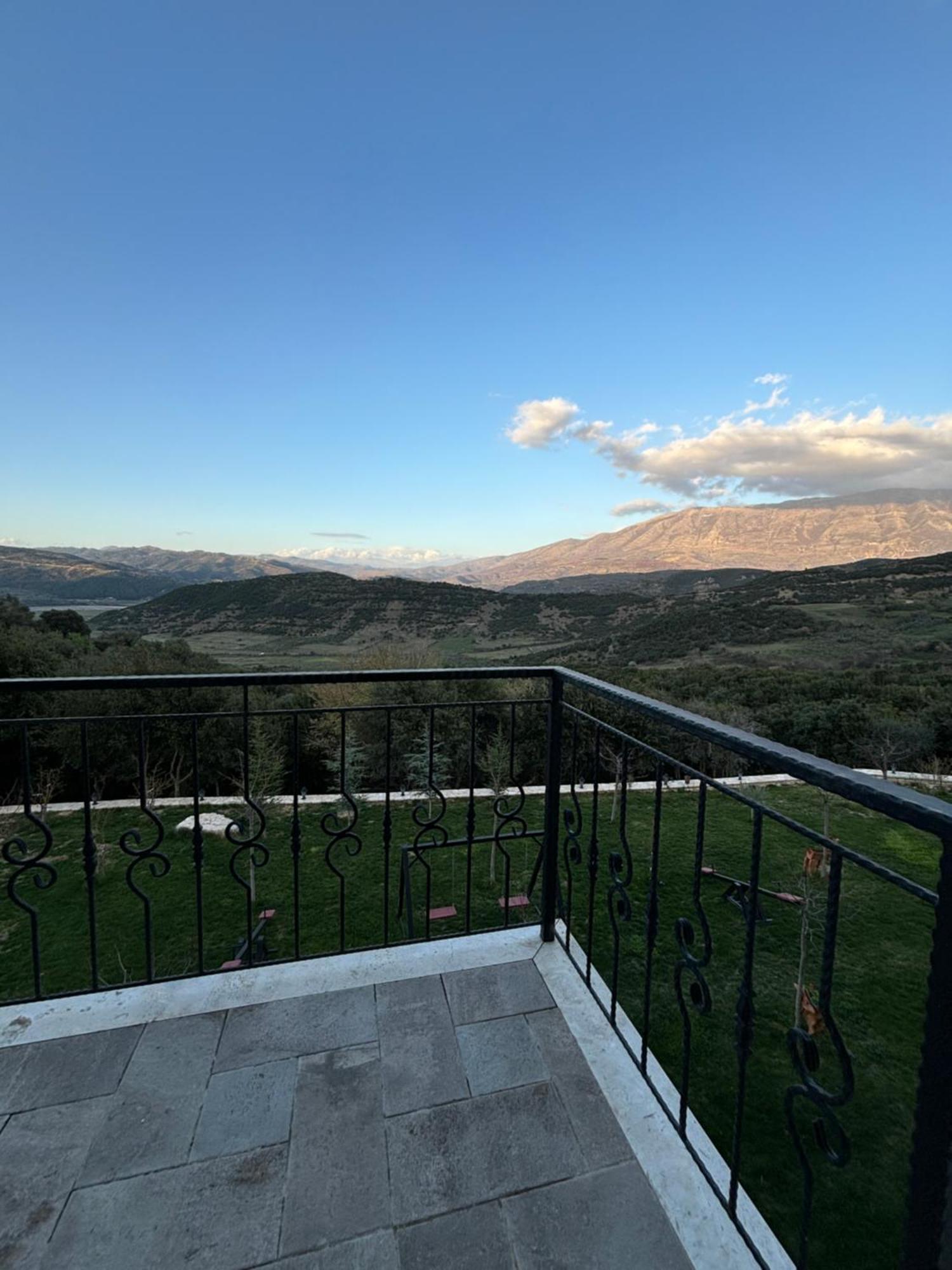 Gle-Alb Agrotourism Hotel Tepelene Екстериор снимка