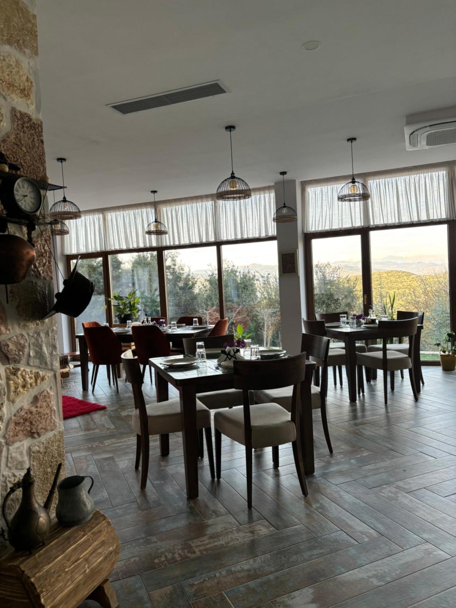 Gle-Alb Agrotourism Hotel Tepelene Екстериор снимка